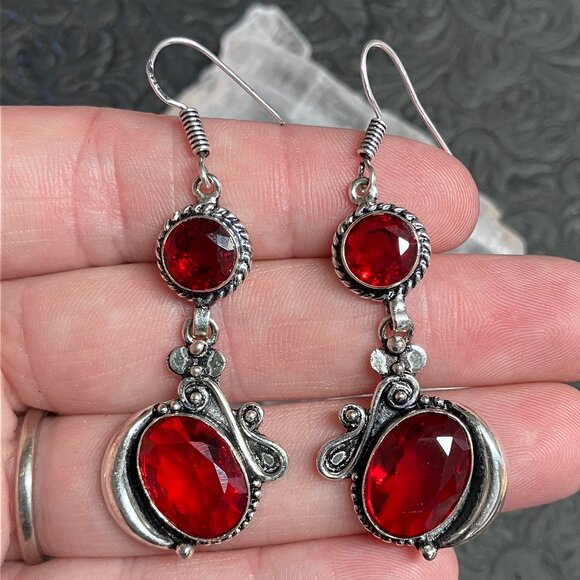 Faceted Created Garnet Red Gem Lunar Crescent Moon Earrings Crystal Stone Jewelr - Picture 1 of 8
